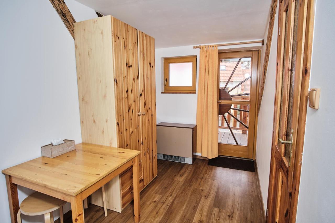 Hotel Strnadovsky Mlyn Jesenice  Esterno foto