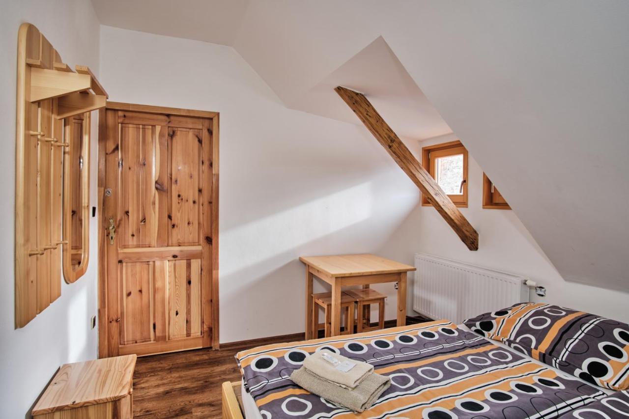 Hotel Strnadovsky Mlyn Jesenice  Esterno foto