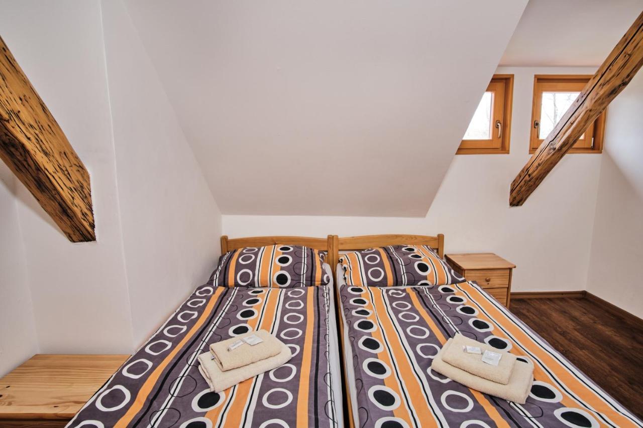 Hotel Strnadovsky Mlyn Jesenice  Esterno foto
