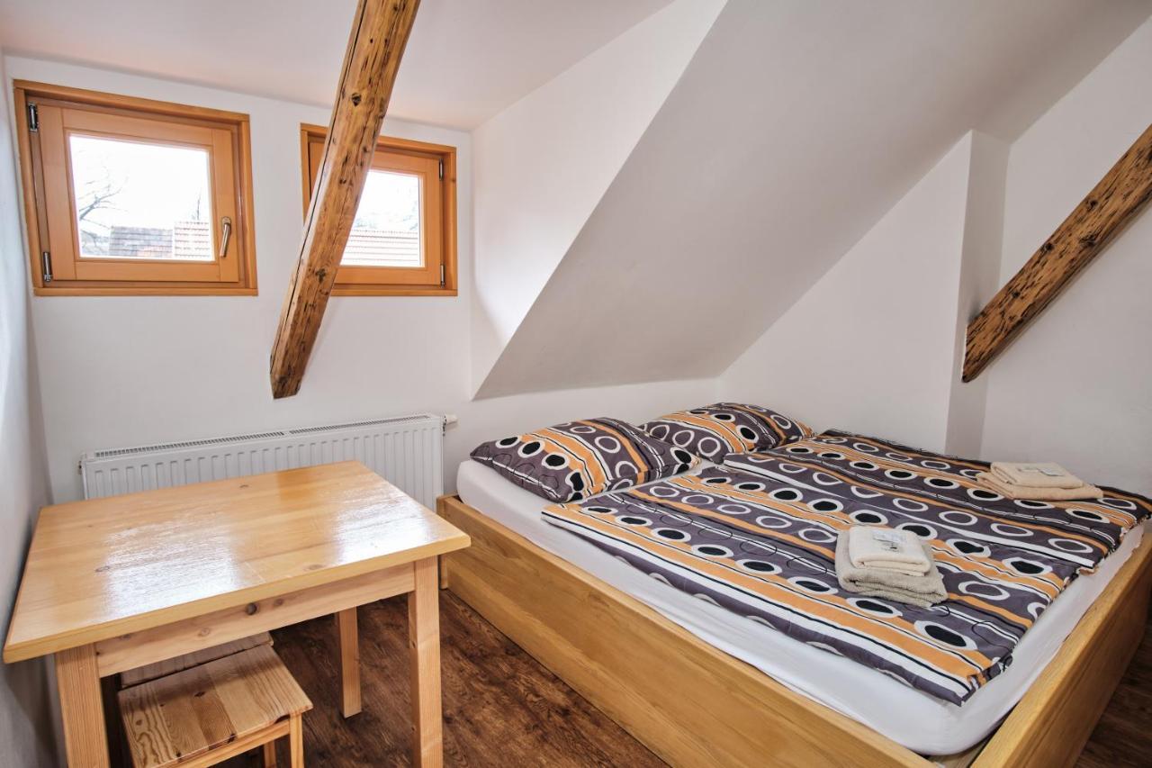 Hotel Strnadovsky Mlyn Jesenice  Esterno foto