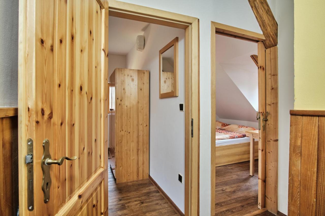 Hotel Strnadovsky Mlyn Jesenice  Esterno foto