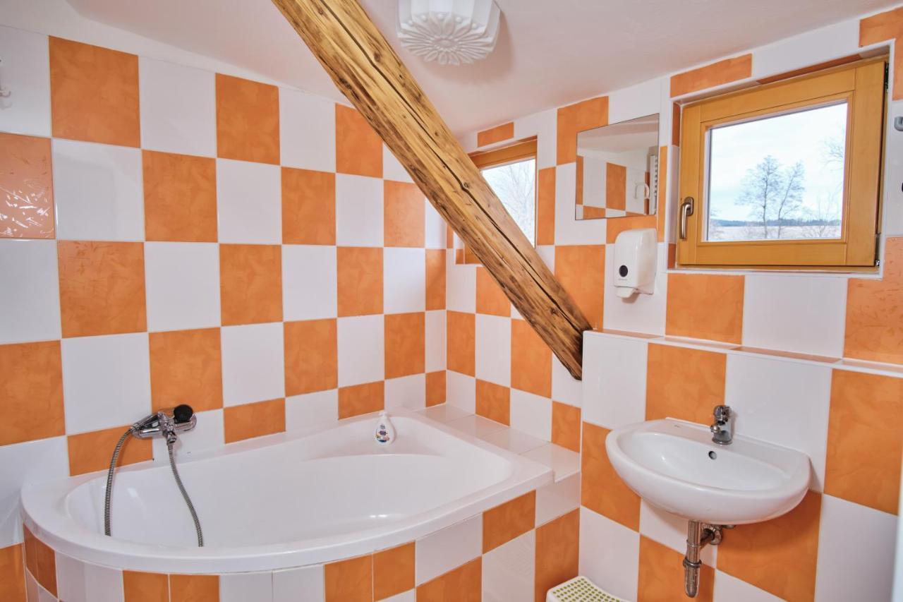 Hotel Strnadovsky Mlyn Jesenice  Esterno foto
