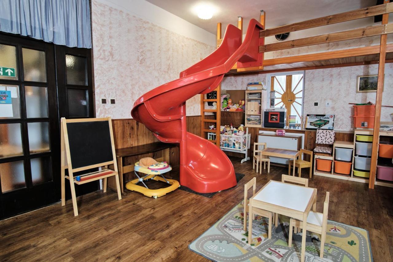 Hotel Strnadovsky Mlyn Jesenice  Esterno foto