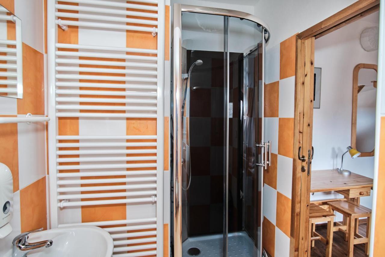 Hotel Strnadovsky Mlyn Jesenice  Esterno foto