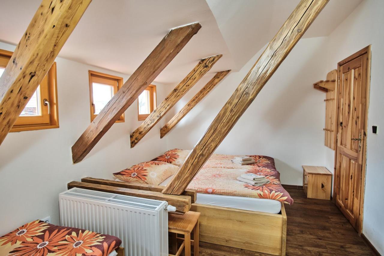 Hotel Strnadovsky Mlyn Jesenice  Esterno foto